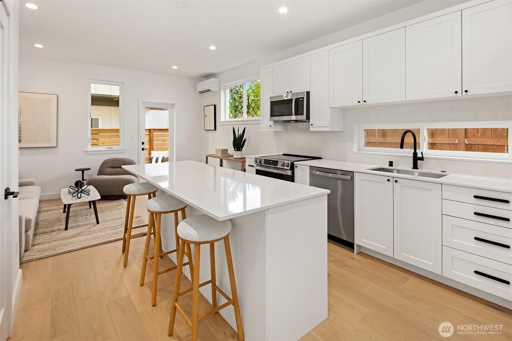 9006 5th Avenue S, Seattle, WA 98108