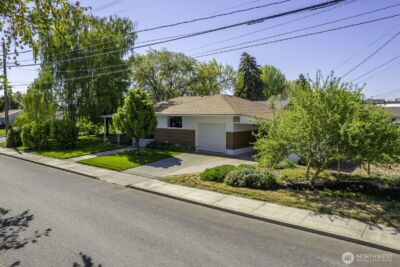 257 D Street NW, Ephrata, WA 98823 - Photo 2