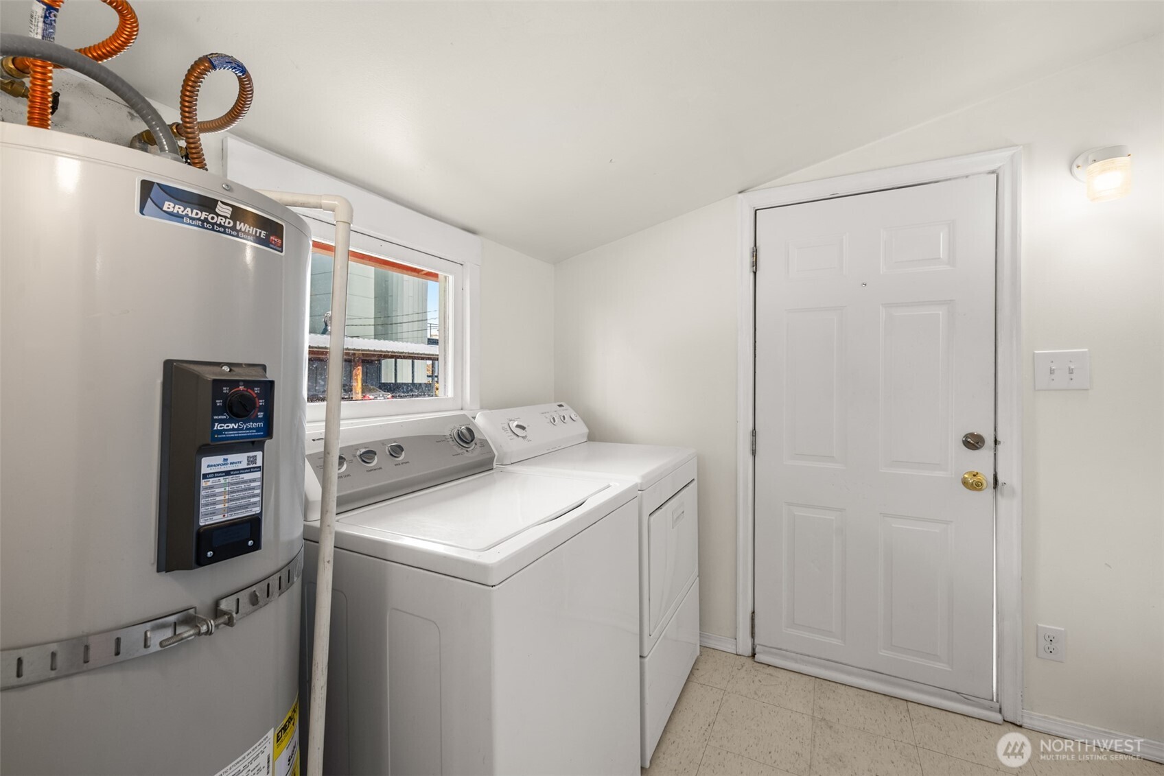 233 W Third Street , Port Angeles, WA 98362