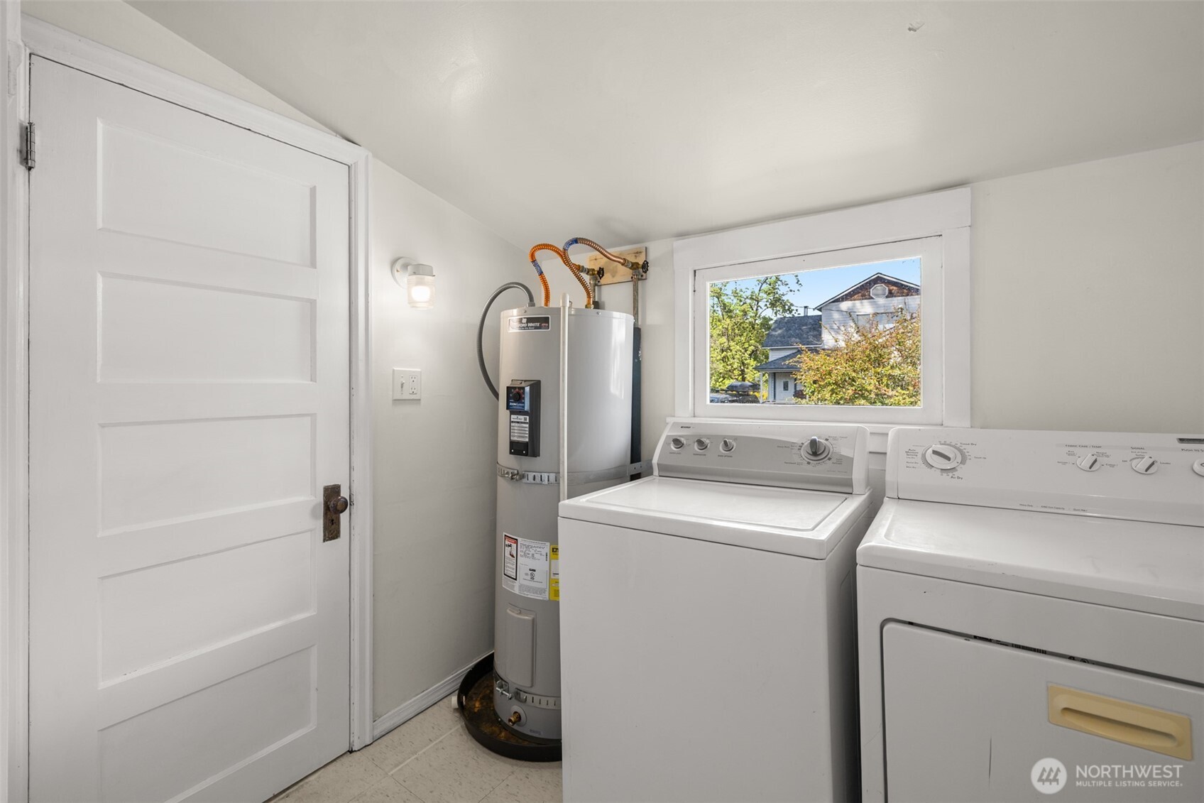233 W Third Street , Port Angeles, WA 98362