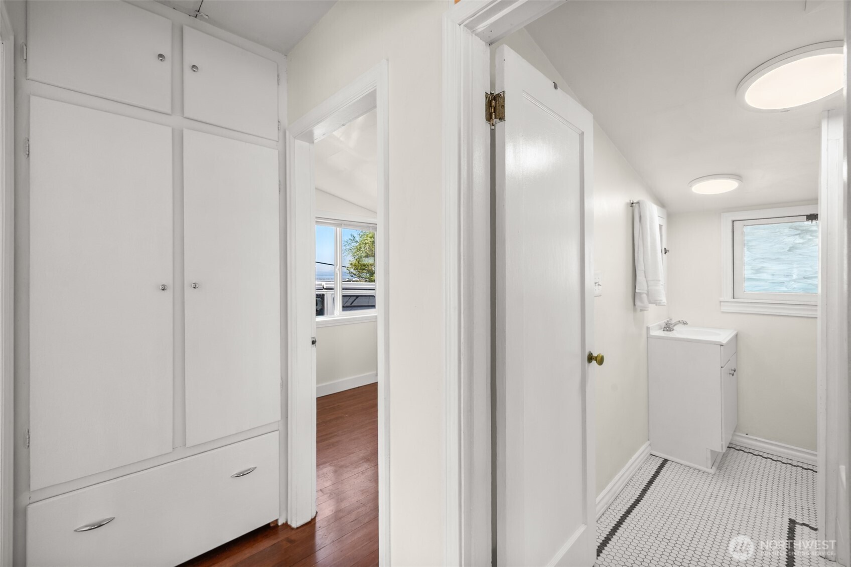 233 W Third Street , Port Angeles, WA 98362