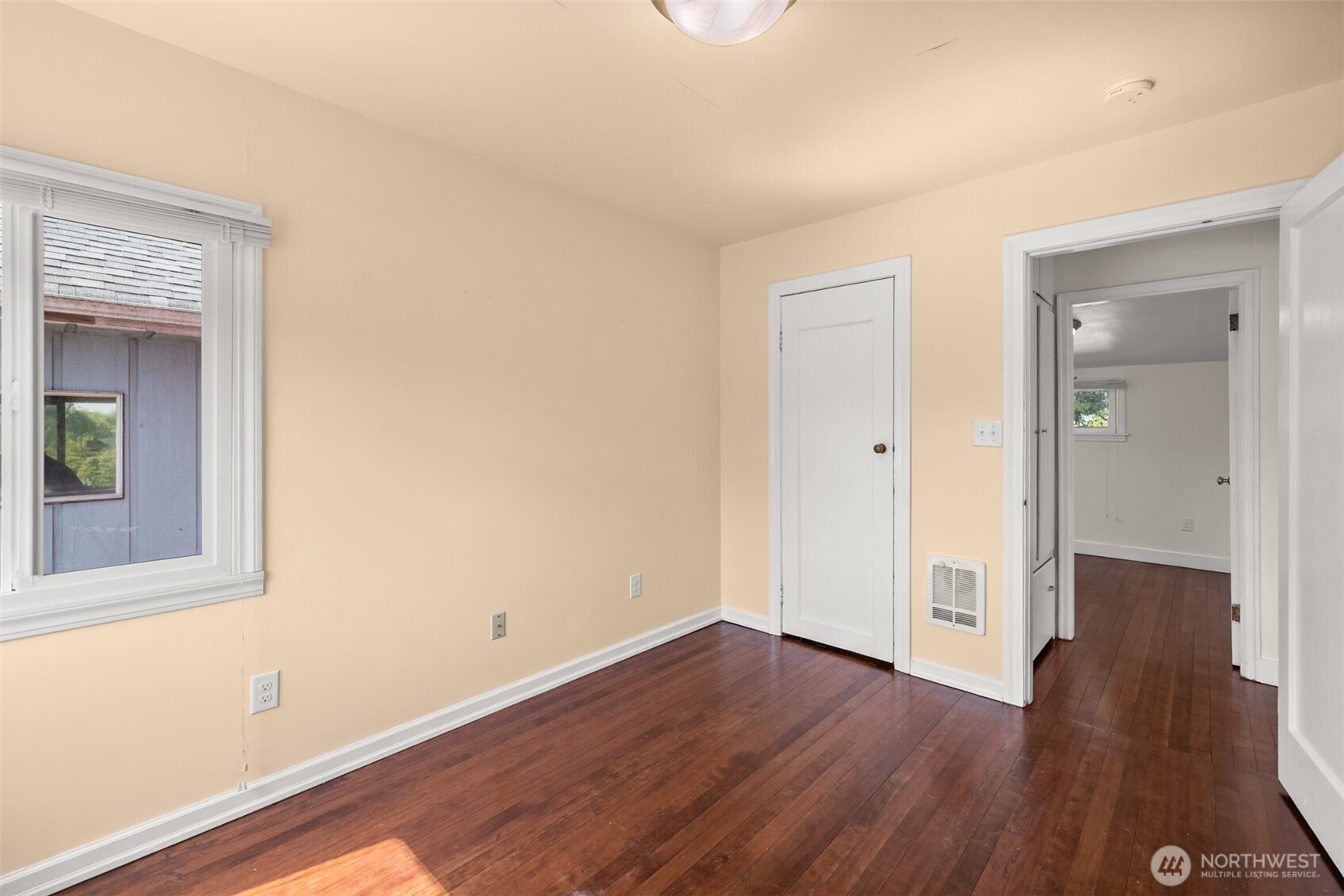 233 W Third Street , Port Angeles, WA 98362