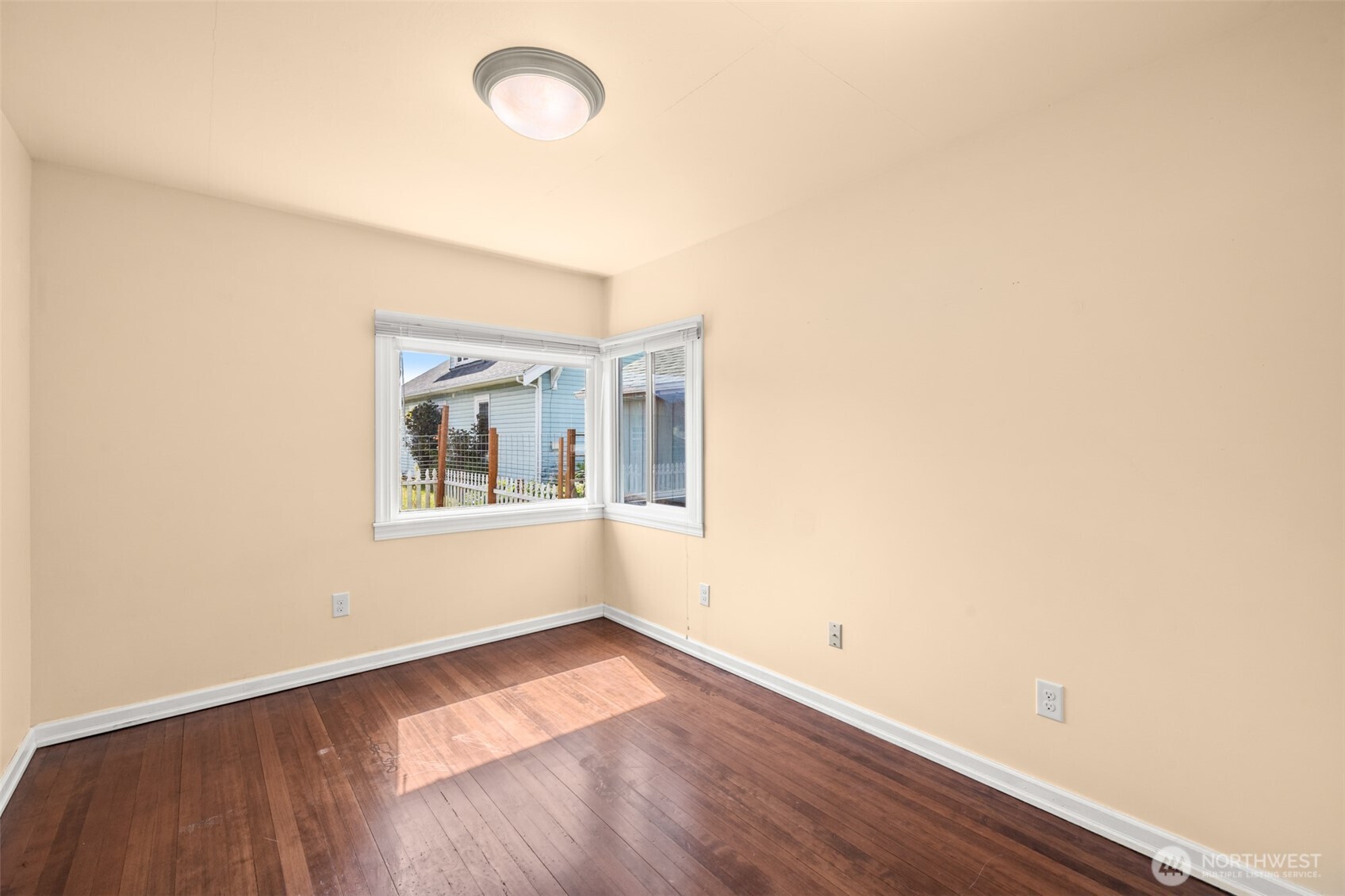 233 W Third Street , Port Angeles, WA 98362