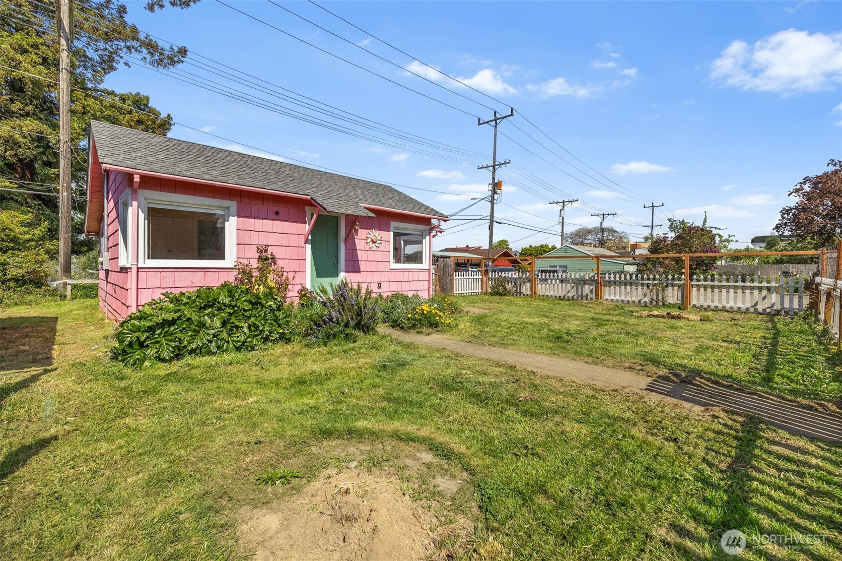 233 W Third Street , Port Angeles, WA 98362