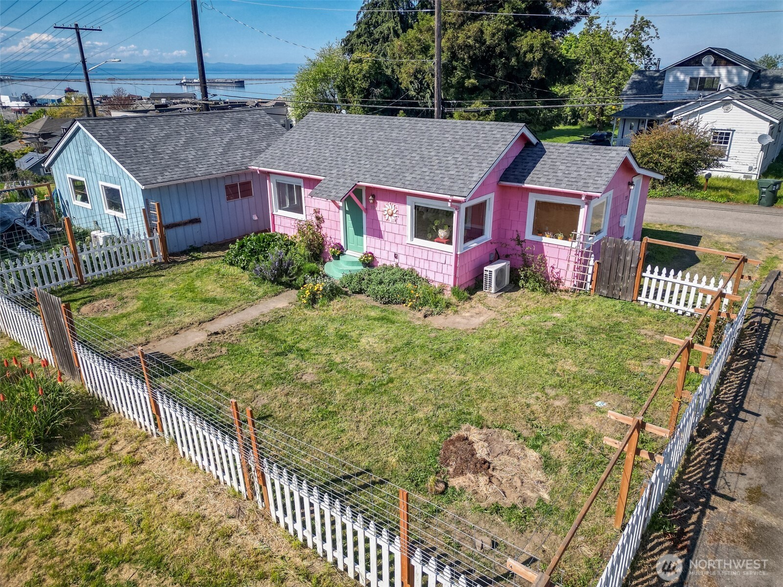 233 W Third Street , Port Angeles, WA 98362
