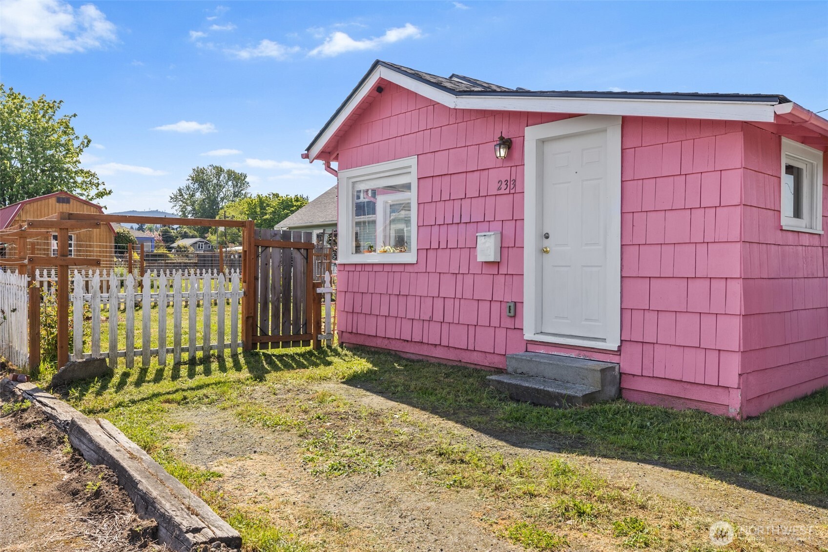233 W Third Street , Port Angeles, WA 98362
