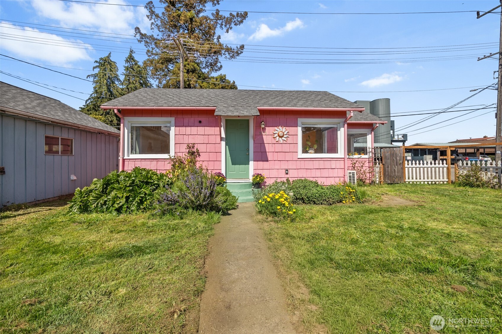 233 W Third Street , Port Angeles, WA 98362