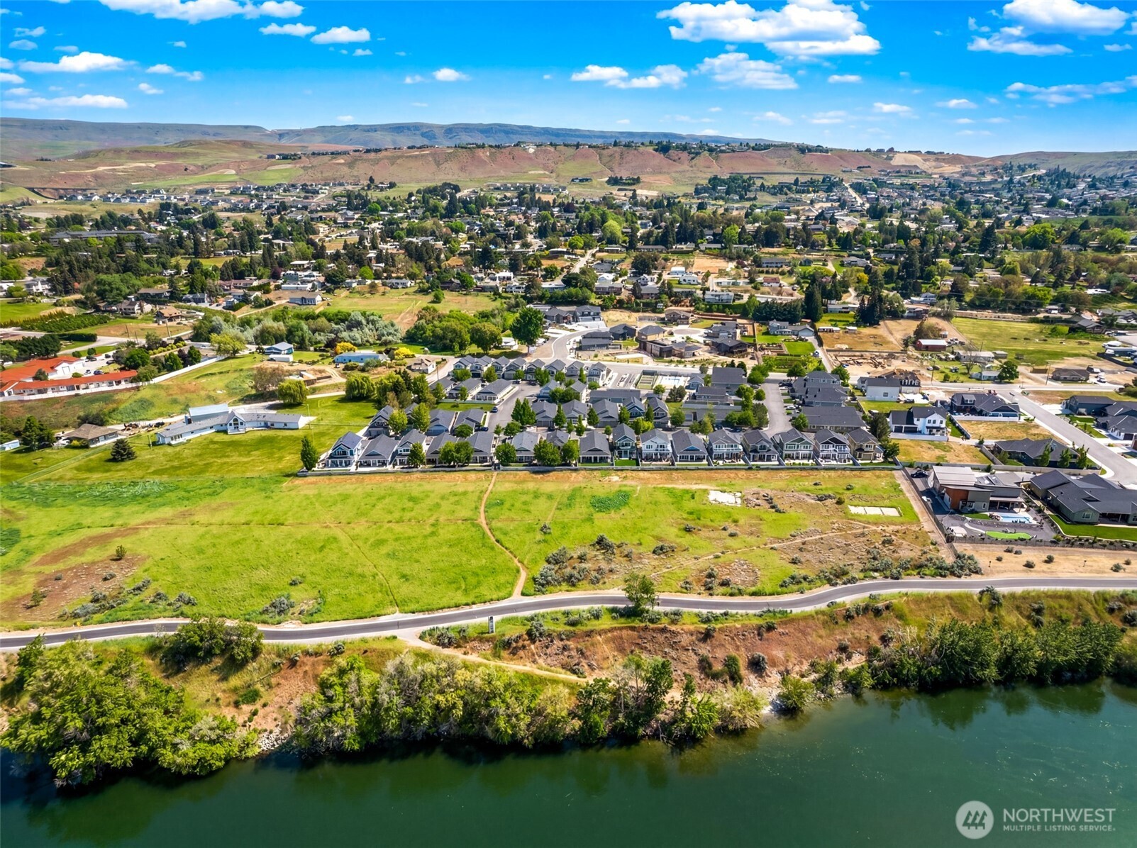 2452 NW Columbia Avenue #44, East Wenatchee, WA 98802