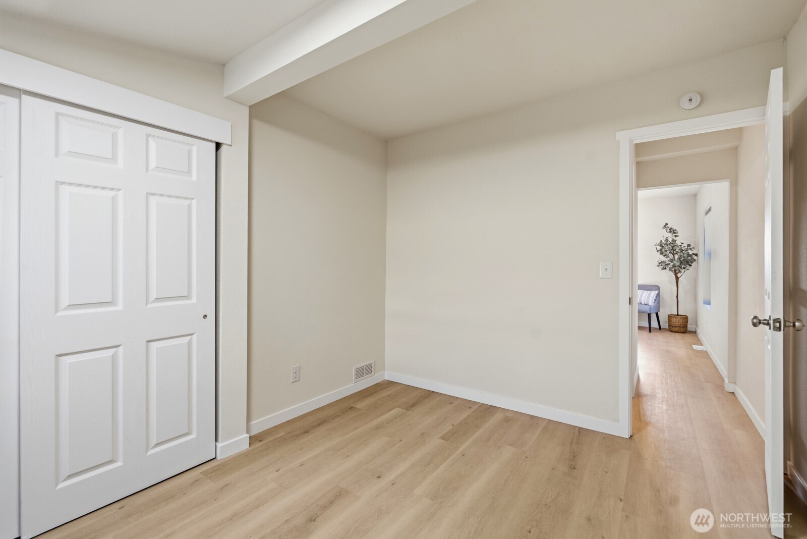 1551 N Callow Avenue , Bremerton, WA 98312