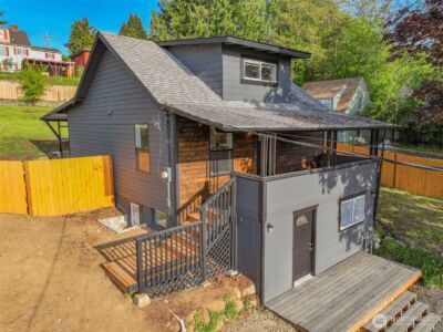 1551 N Callow Avenue , Bremerton, WA 98312 - Photo 2