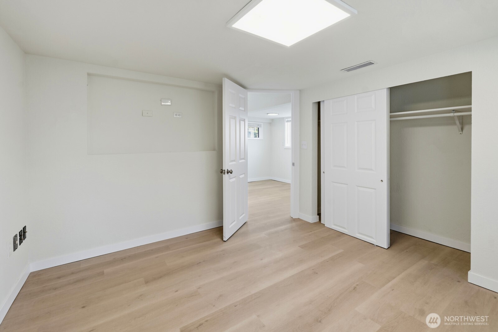 1551 N Callow Avenue , Bremerton, WA 98312