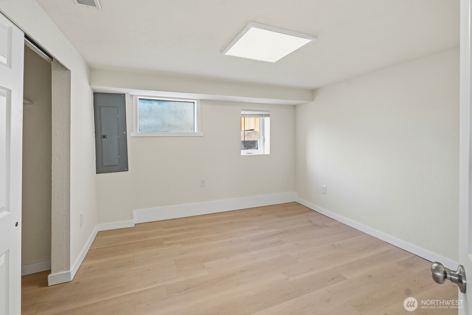 1551 N Callow Avenue , Bremerton, WA 98312