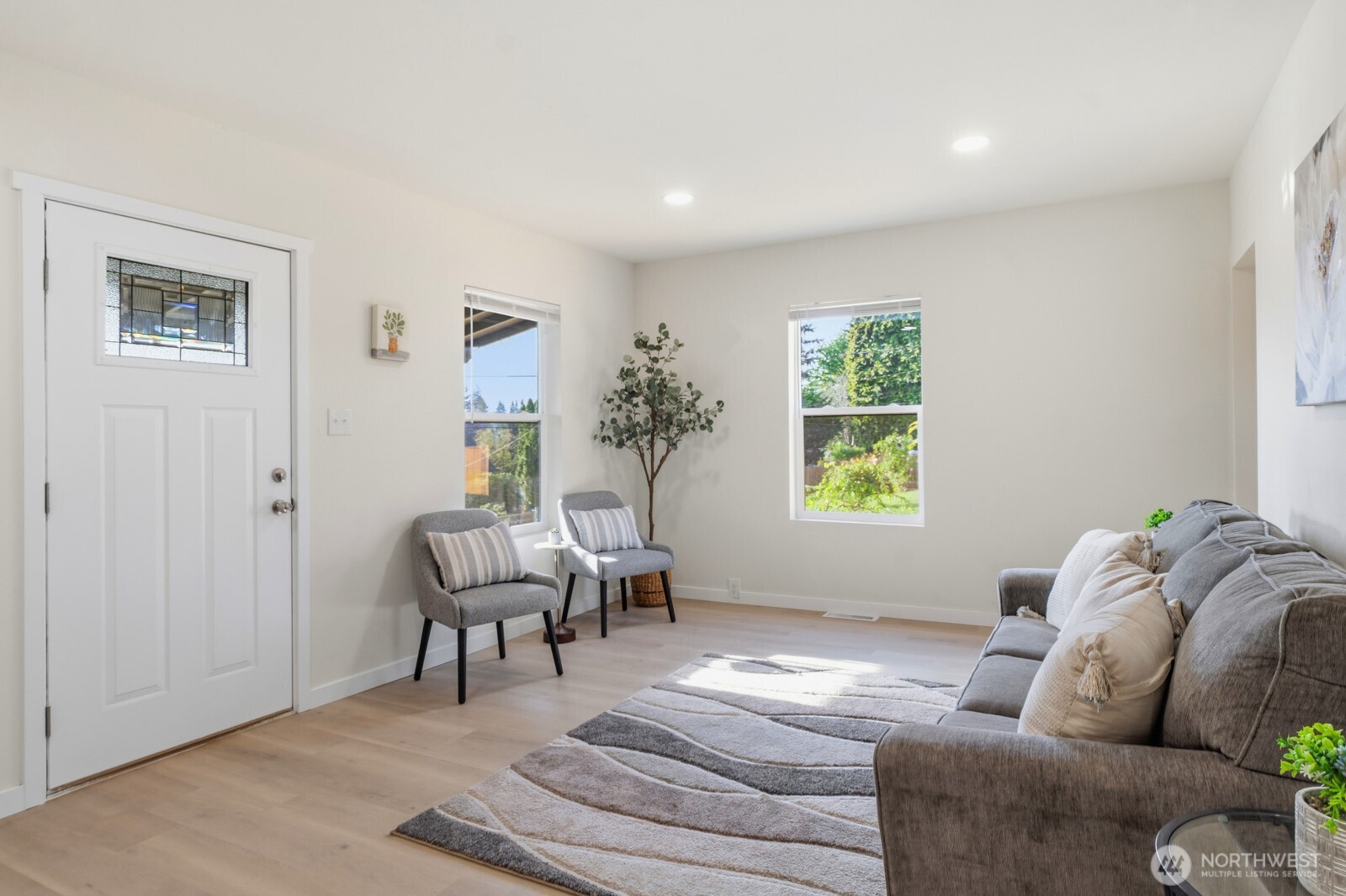 1551 N Callow Avenue , Bremerton, WA 98312