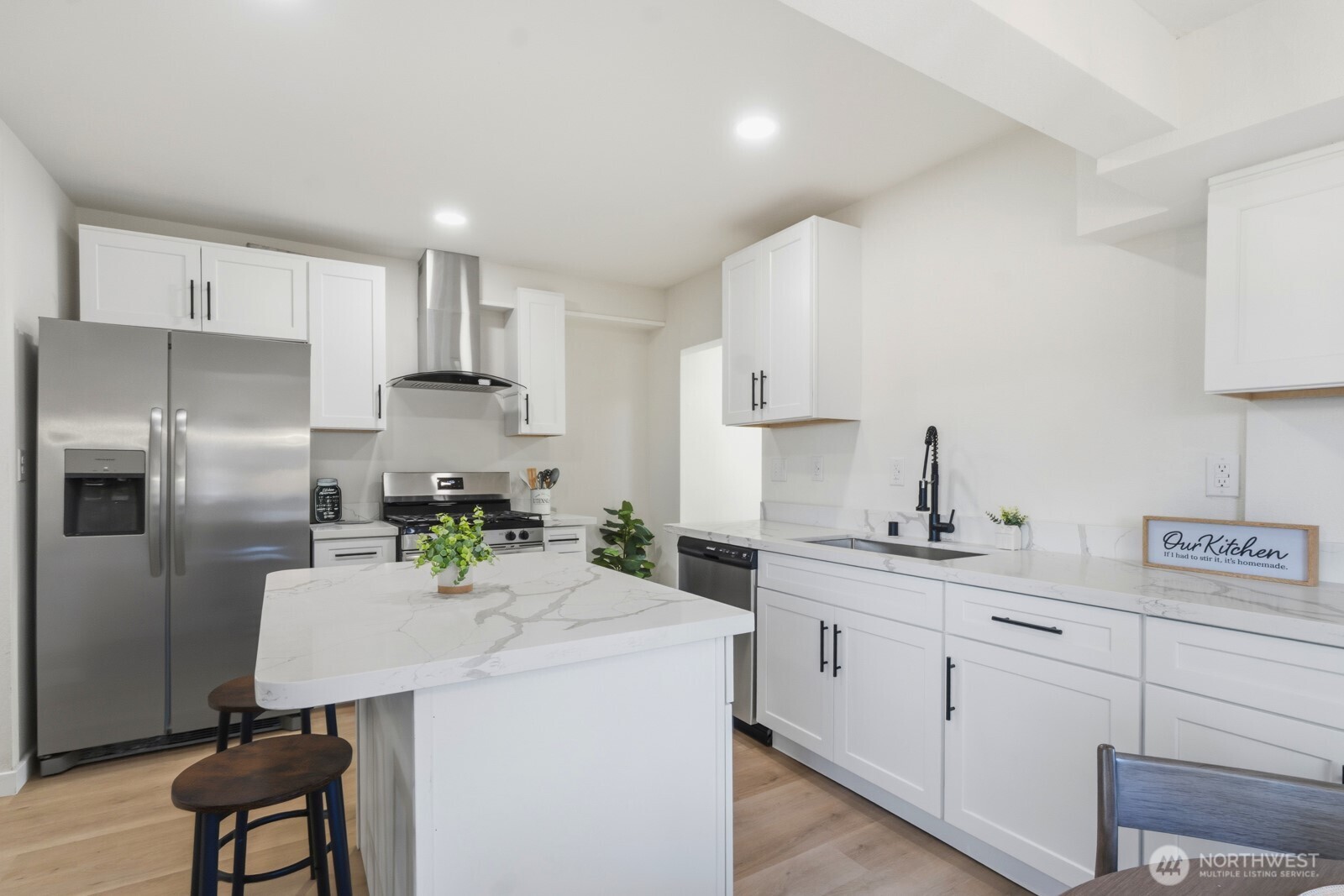 1551 N Callow Avenue , Bremerton, WA 98312