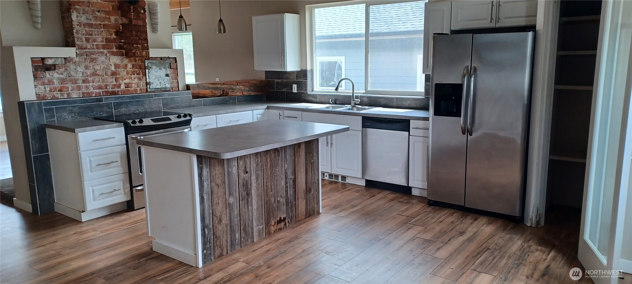 725 NW New York Avenue , Chehalis, WA 98532