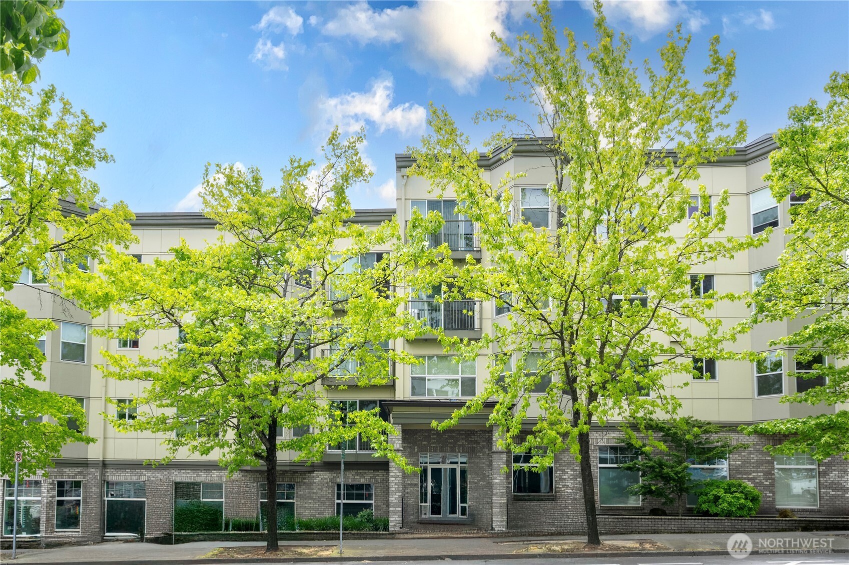 621 5th AVE N #103, Seattle, WA 98109