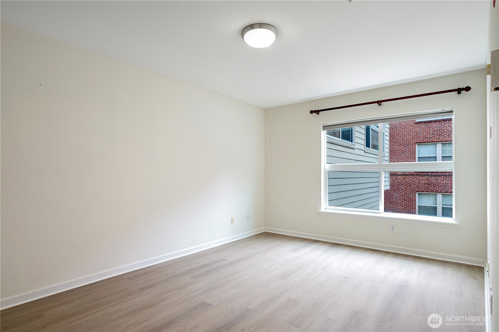 621 5th AVE N #103, Seattle, WA 98109