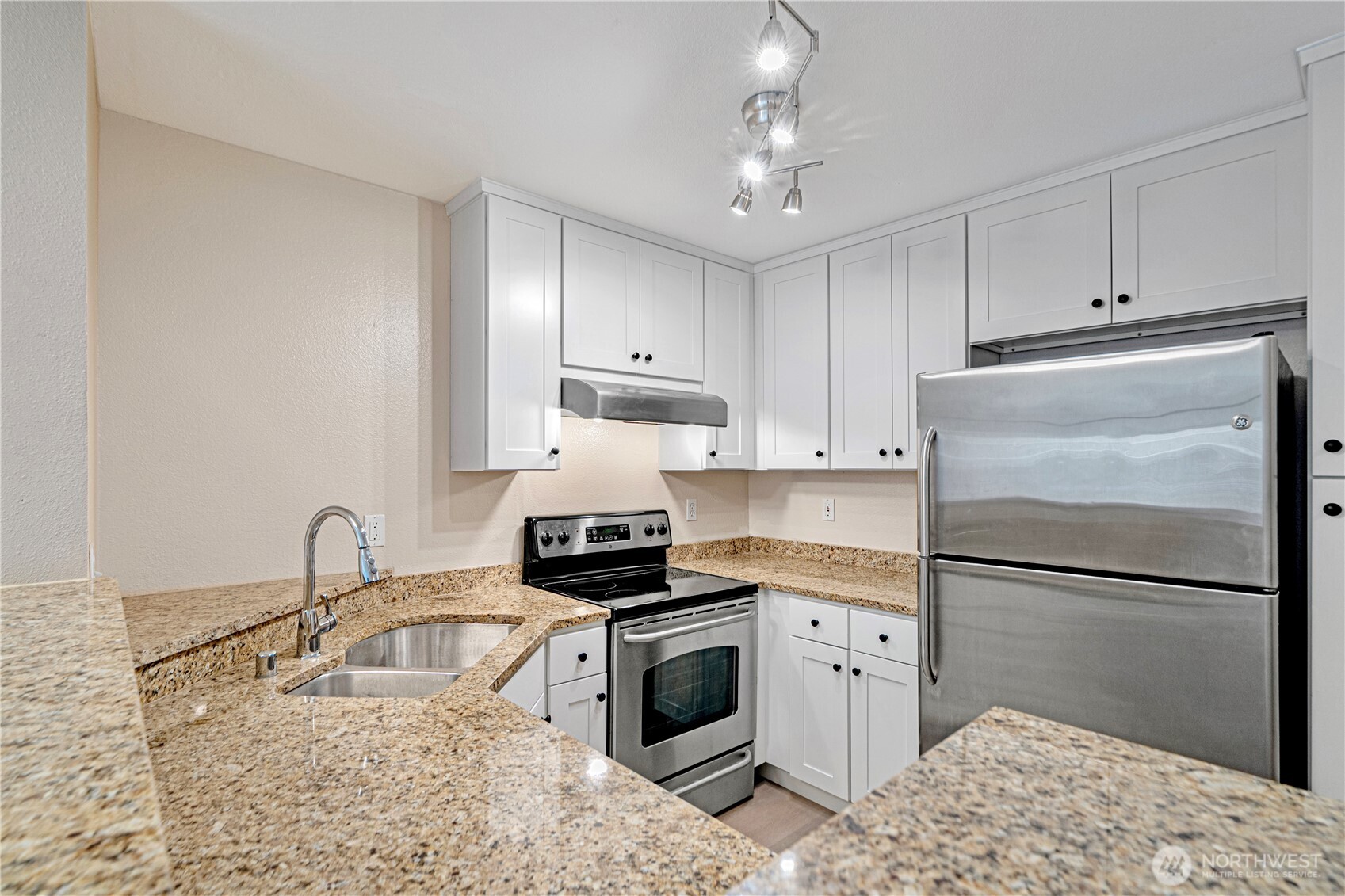621 5th AVE N #103, Seattle, WA 98109