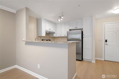 621 5th AVE N #103, Seattle, WA 98109 - Photo 8