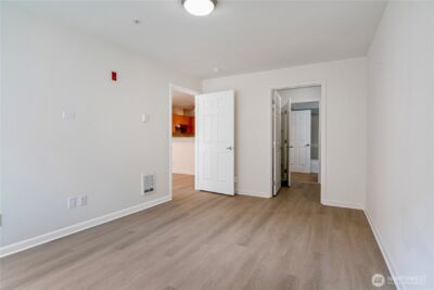 621 5th AVE N #103, Seattle, WA 98109 - Photo 9