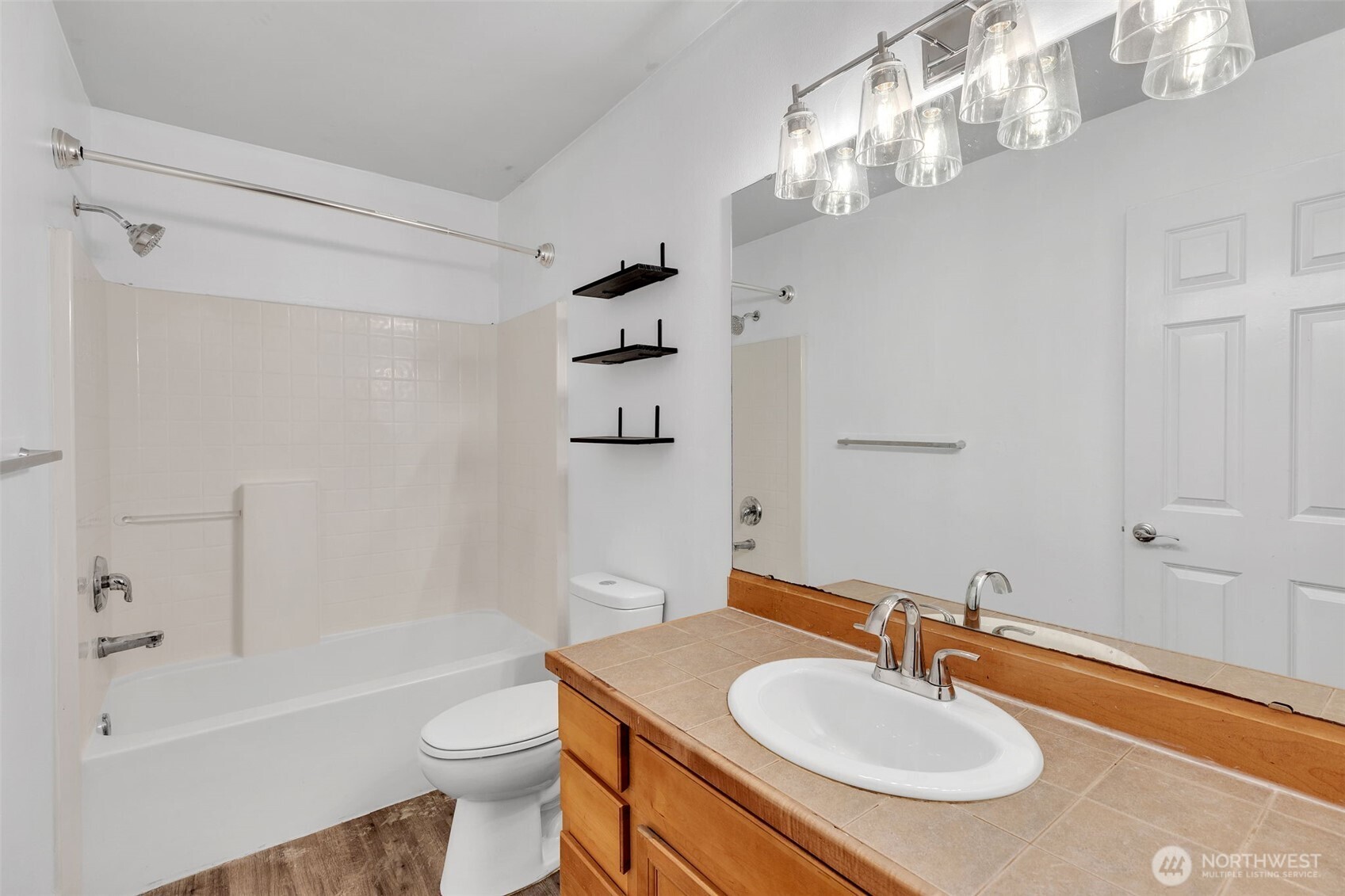 728 95th Court SE, Everett, WA 98208-3737