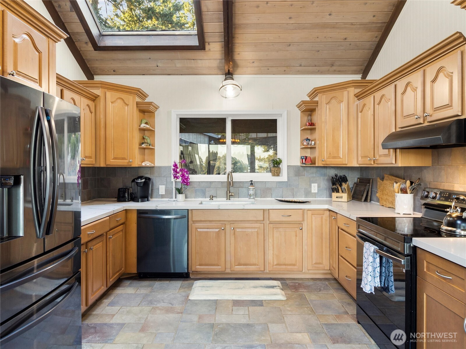 170 E Camus Drive , Shelton, WA 98584