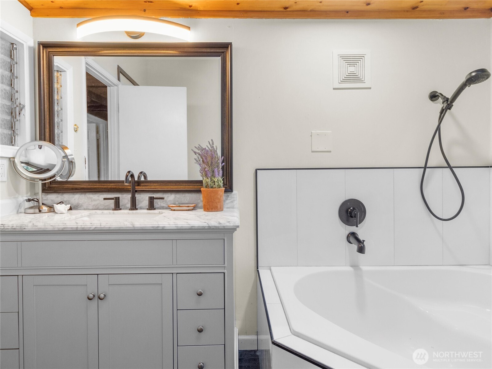 170 E Camus Drive , Shelton, WA 98584