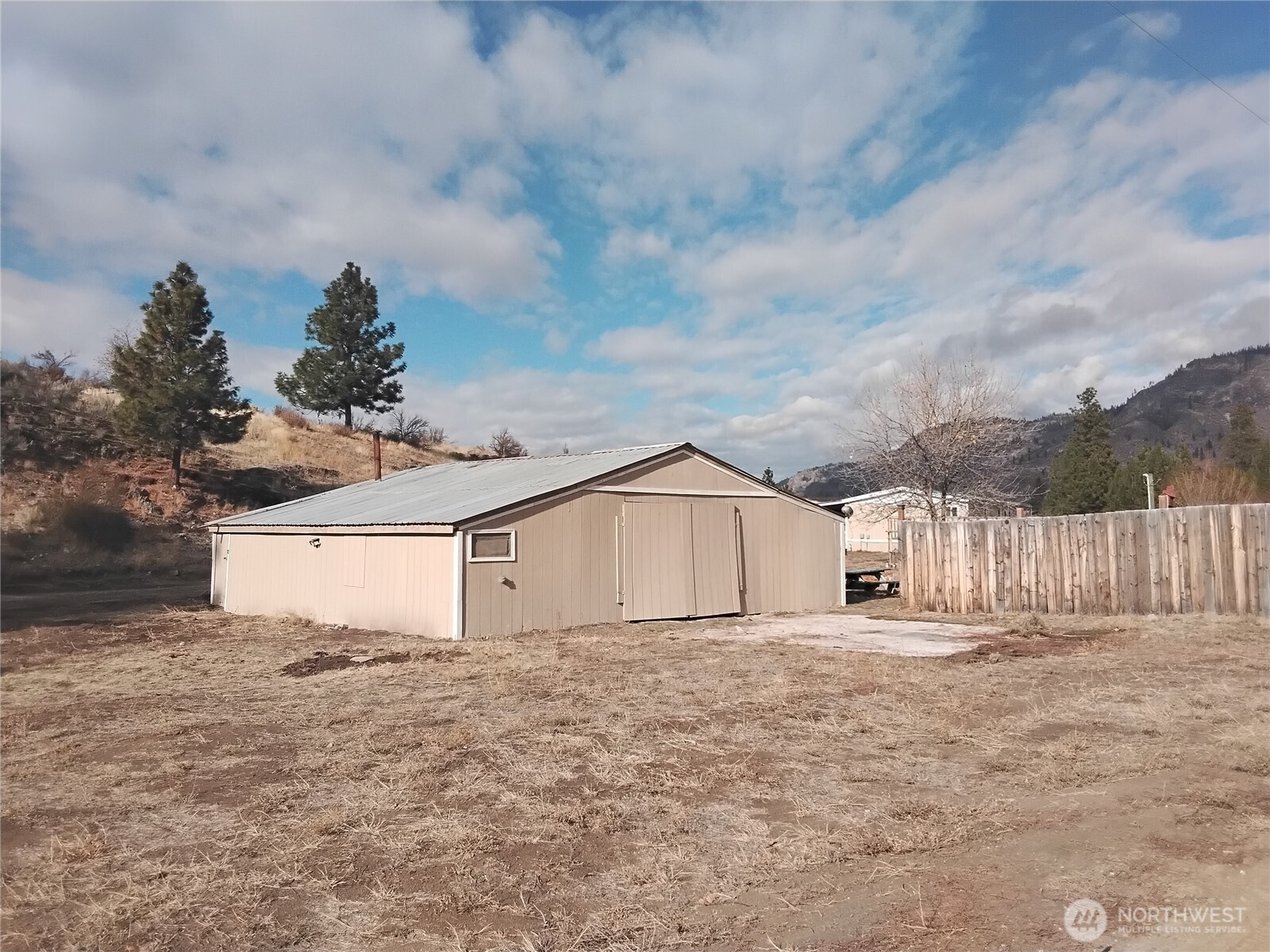 20 Round Up Road , Oroville, WA 98844