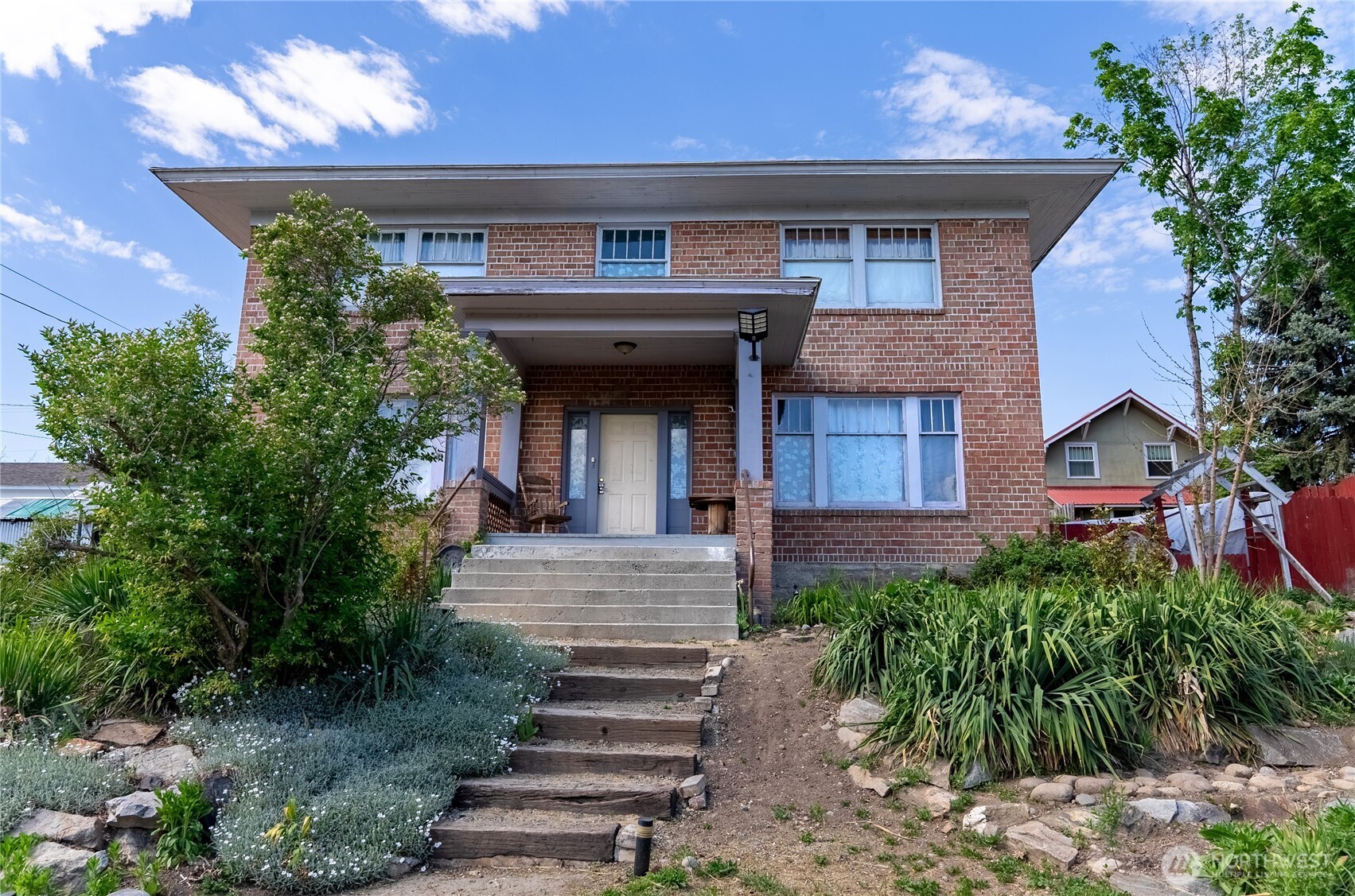 633 N 3rd Avenue , Okanogan, WA 98840