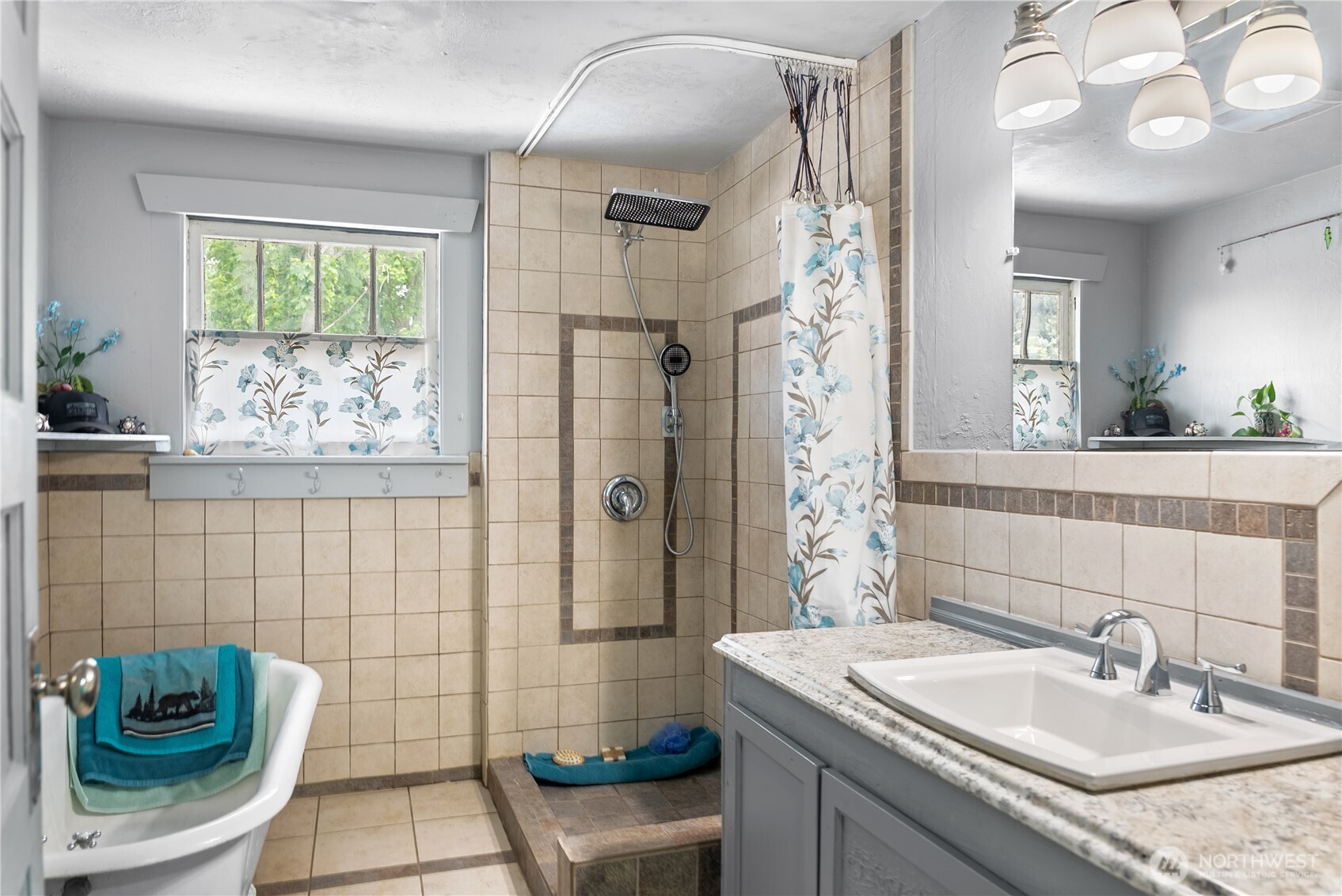 633 N 3rd Avenue , Okanogan, WA 98840