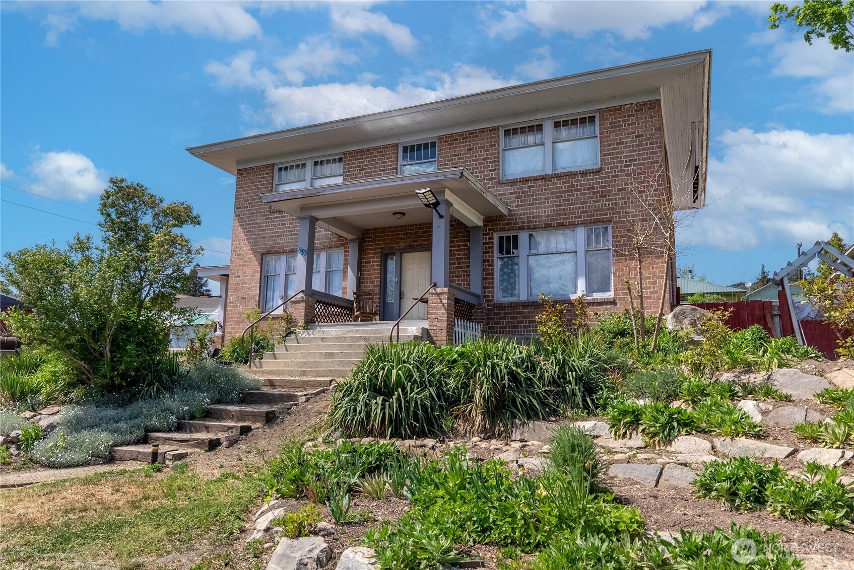 633 N 3rd Avenue , Okanogan, WA 98840