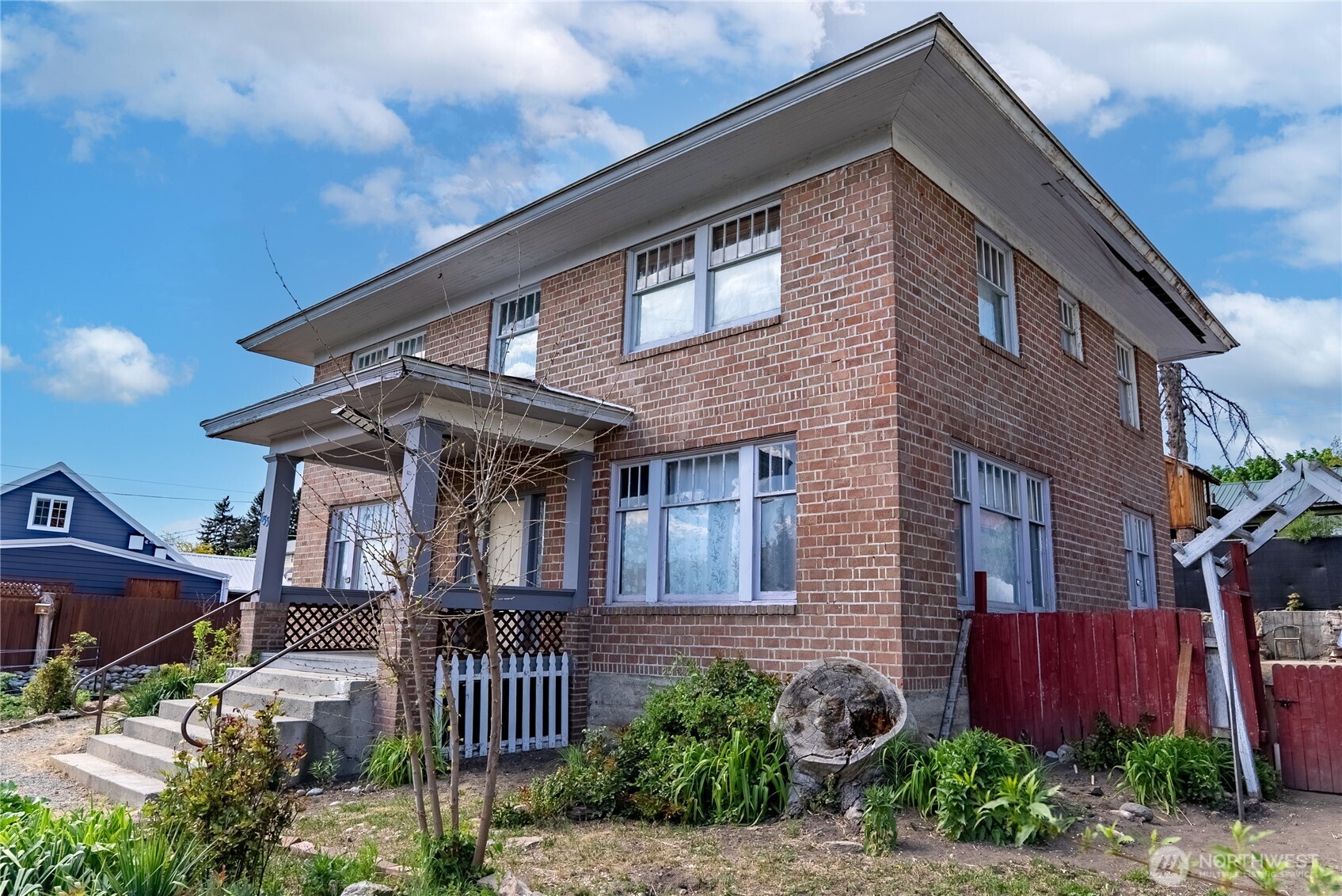 633 N 3rd Avenue , Okanogan, WA 98840