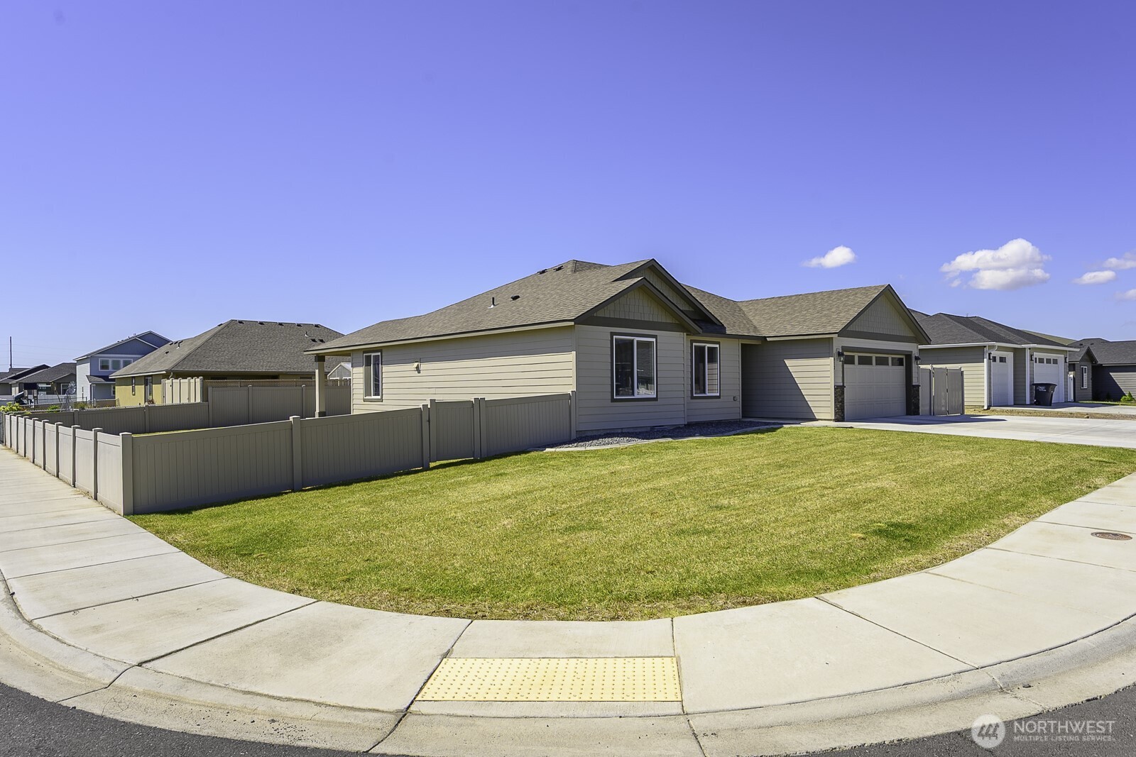 1012 8th Avenue NE, Ephrata, WA 98823