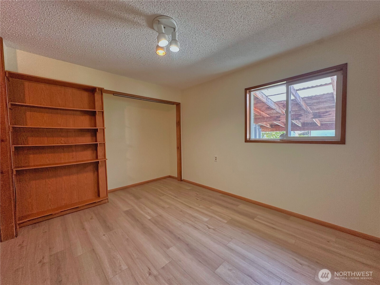 284 Monse Bridge Road , Brewster, WA 98812