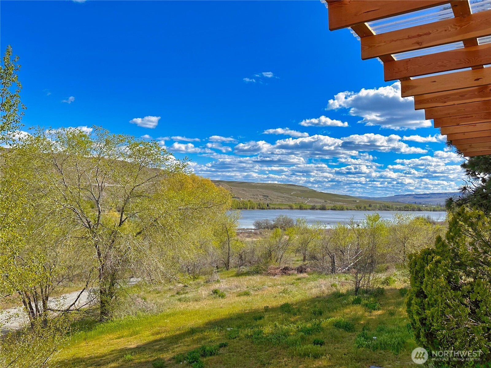 284 Monse Bridge Road , Brewster, WA 98812