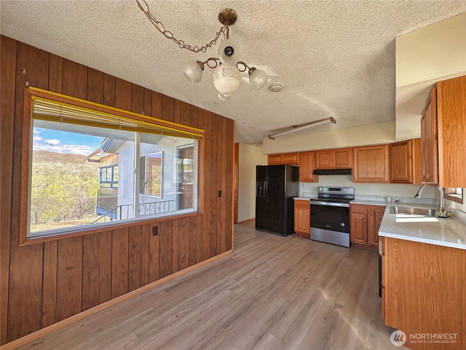 284 Monse Bridge Road , Brewster, WA 98812