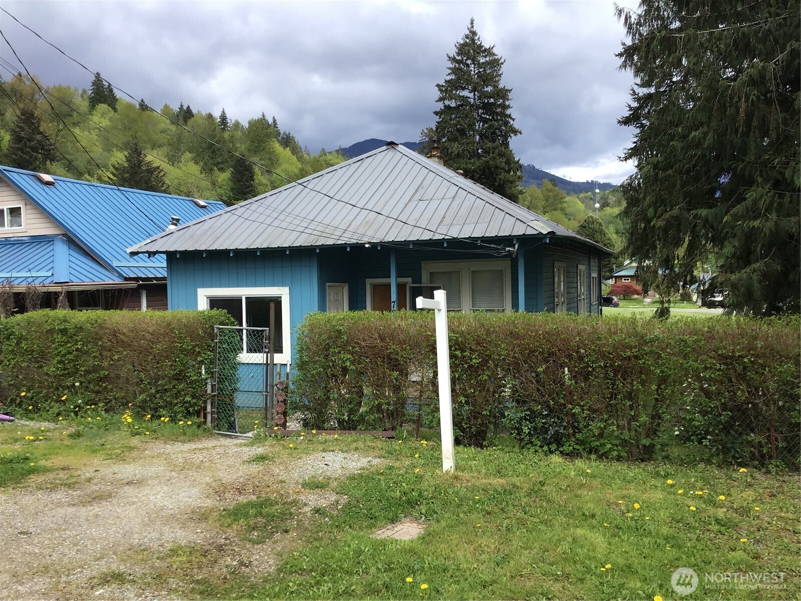 7279 B Avenue , Concrete, WA 98237