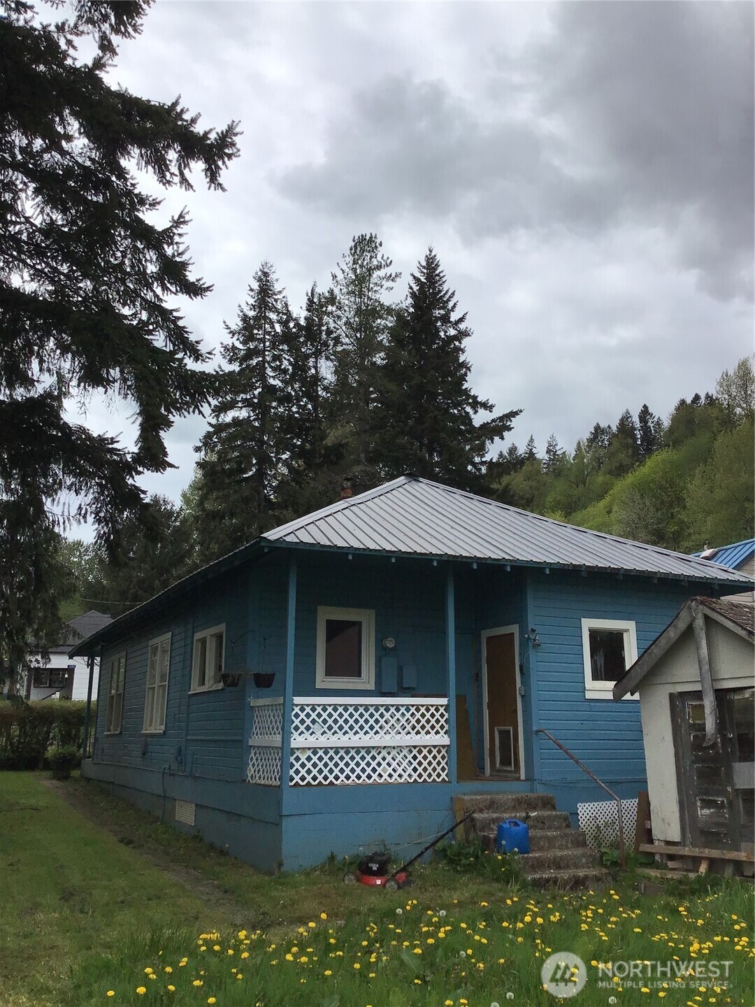 7279 B Avenue , Concrete, WA 98237