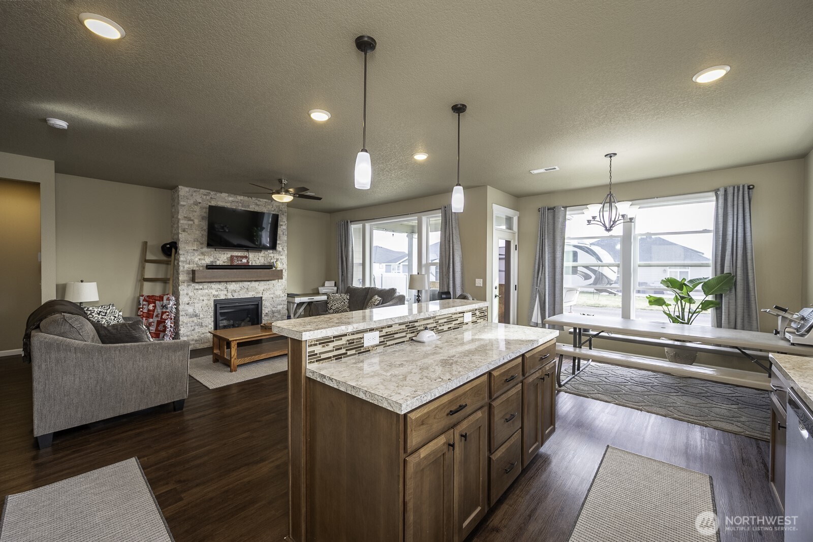 702 K St NE , Quincy, WA 98848
