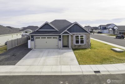 702 K St NE , Quincy, WA 98848 - Photo 2