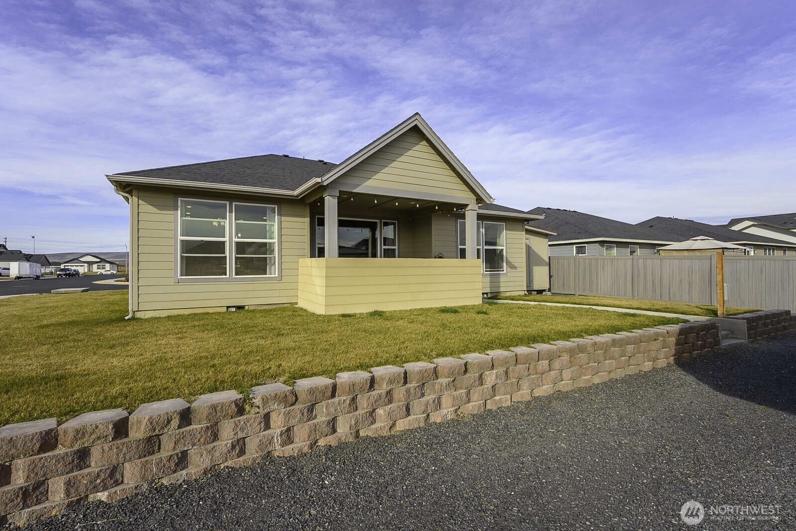 702 K St NE , Quincy, WA 98848