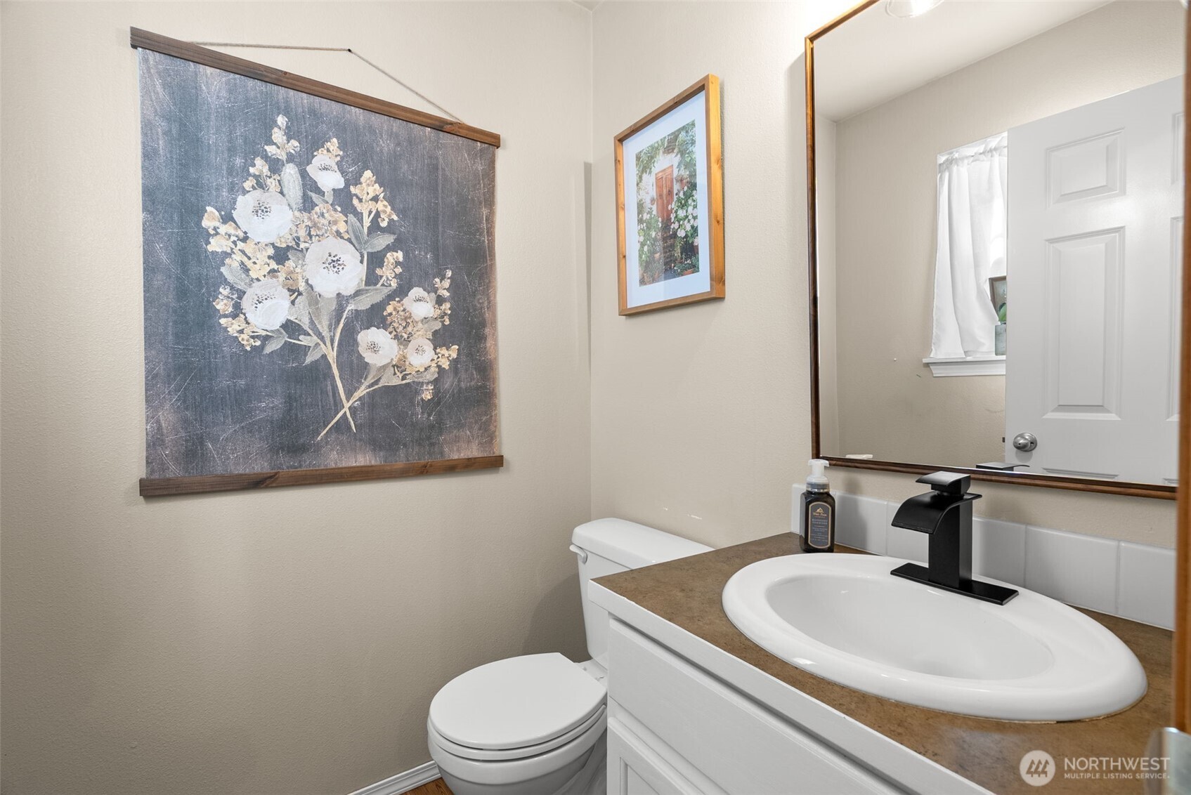 648 Rivenhurst Street , Bremerton, WA 98310