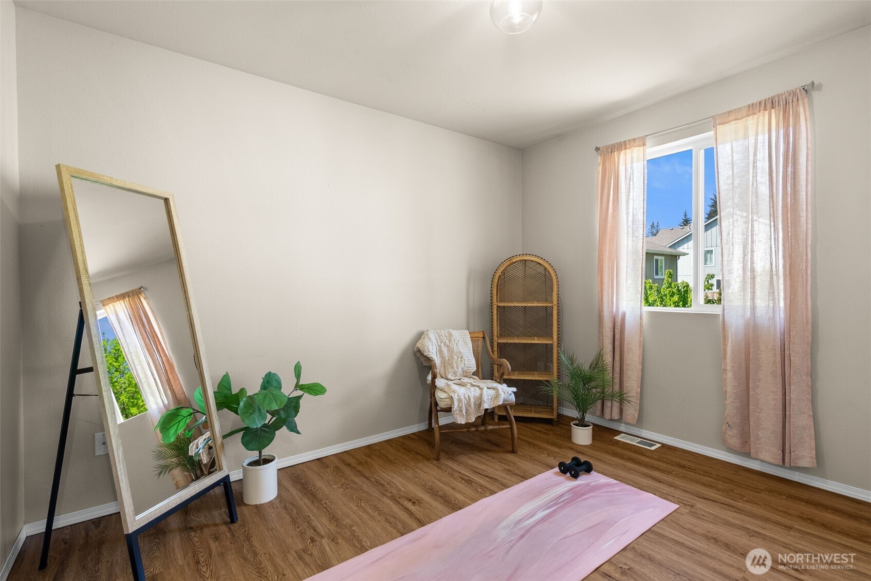 648 Rivenhurst Street , Bremerton, WA 98310