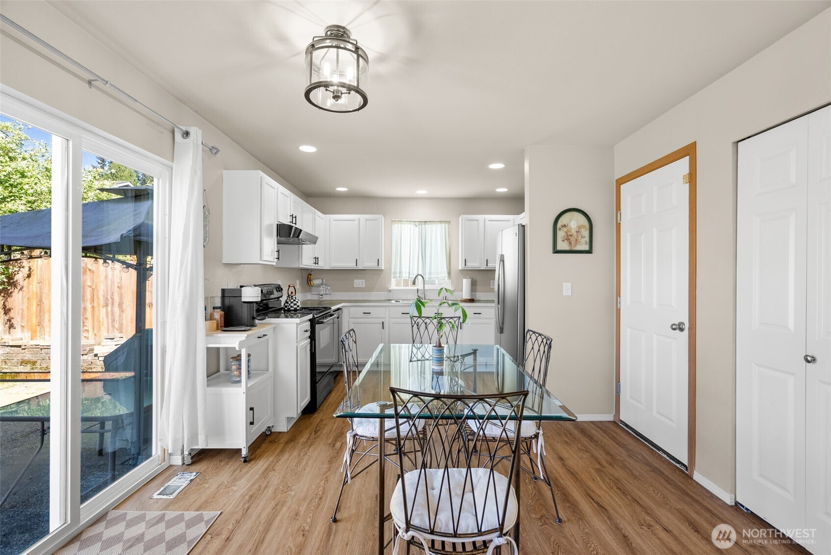 648 Rivenhurst Street , Bremerton, WA 98310