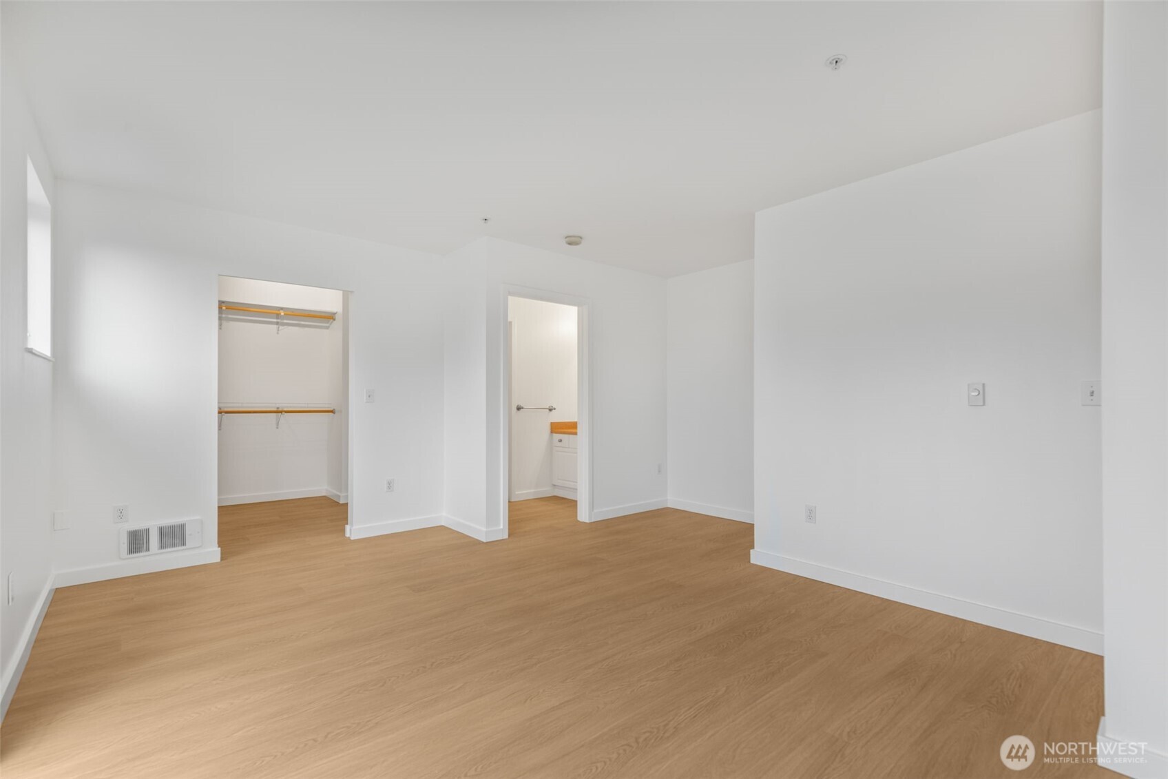 2415 2nd Avenue #750, Seattle, WA 98121