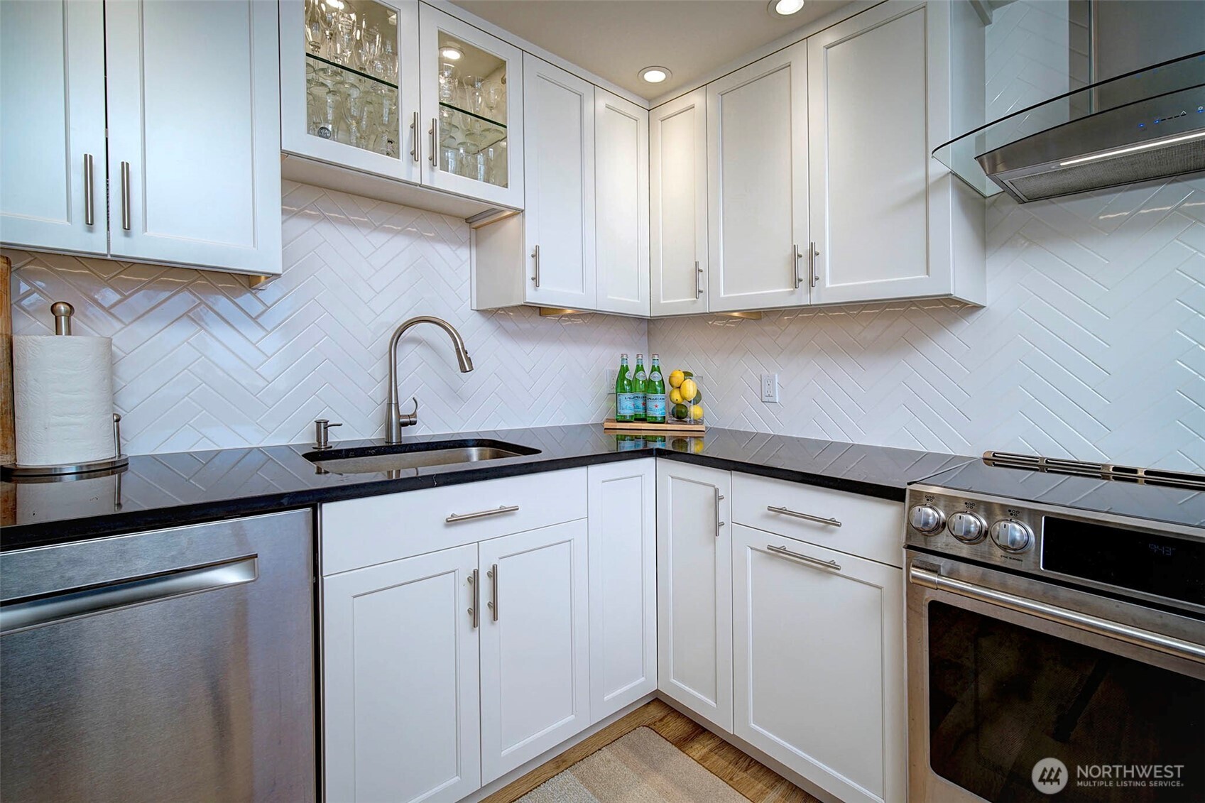 6535 Seaview Avenue NW #505B, Seattle, WA 98117