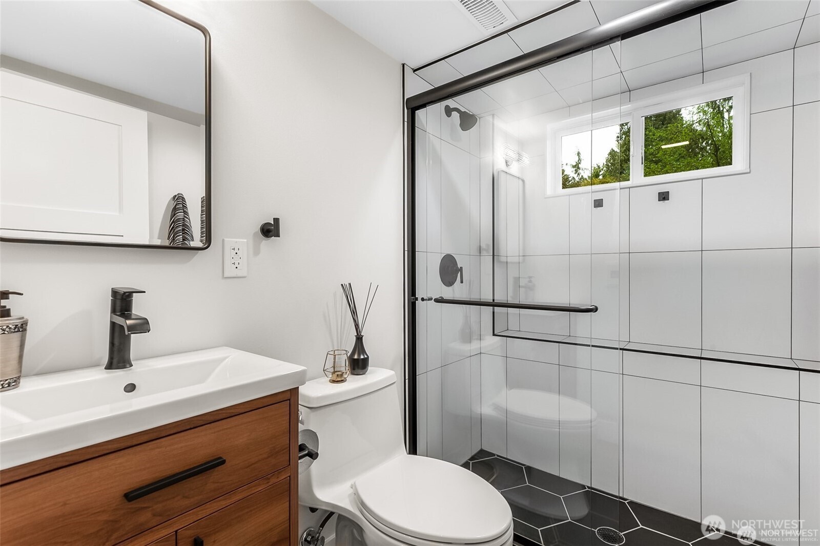 20231 37th Avenue NE, Lake Forest Park, WA 98155