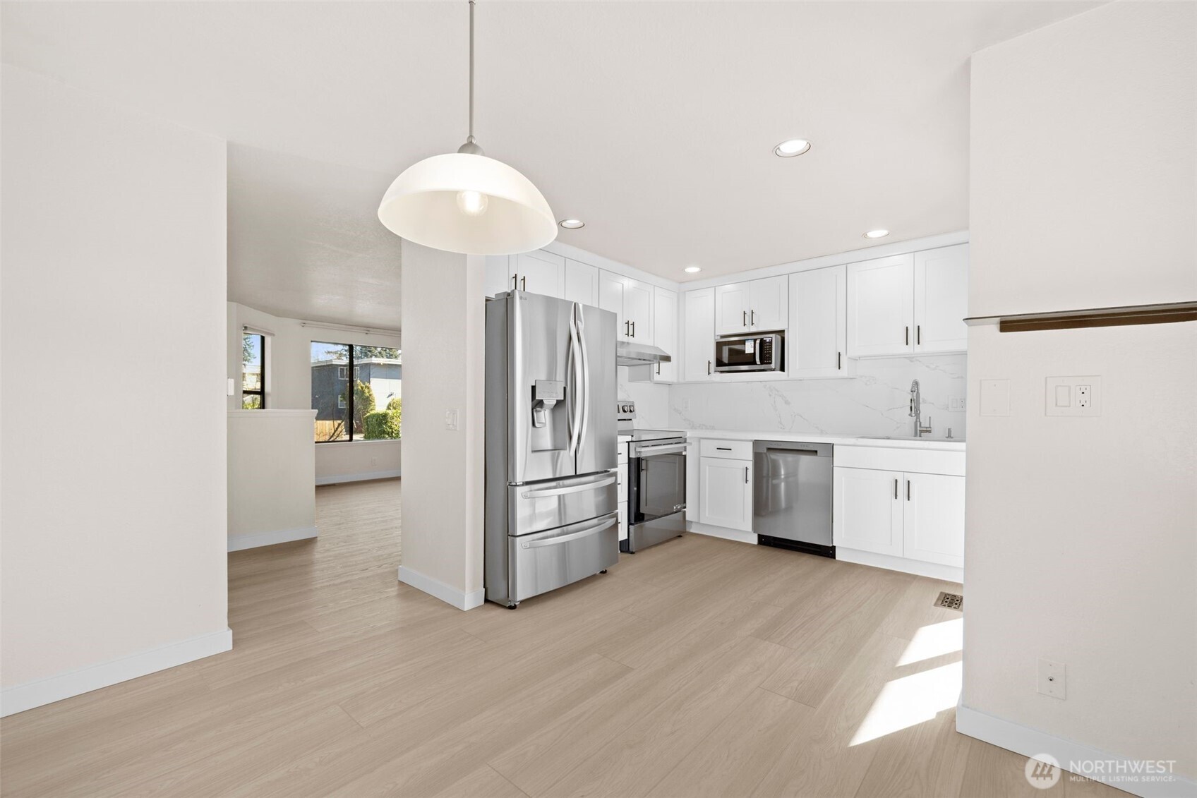 917 N 100th Street , Seattle, WA 98133
