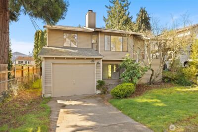 917 N 100th Street , Seattle, WA 98133 - Photo 2