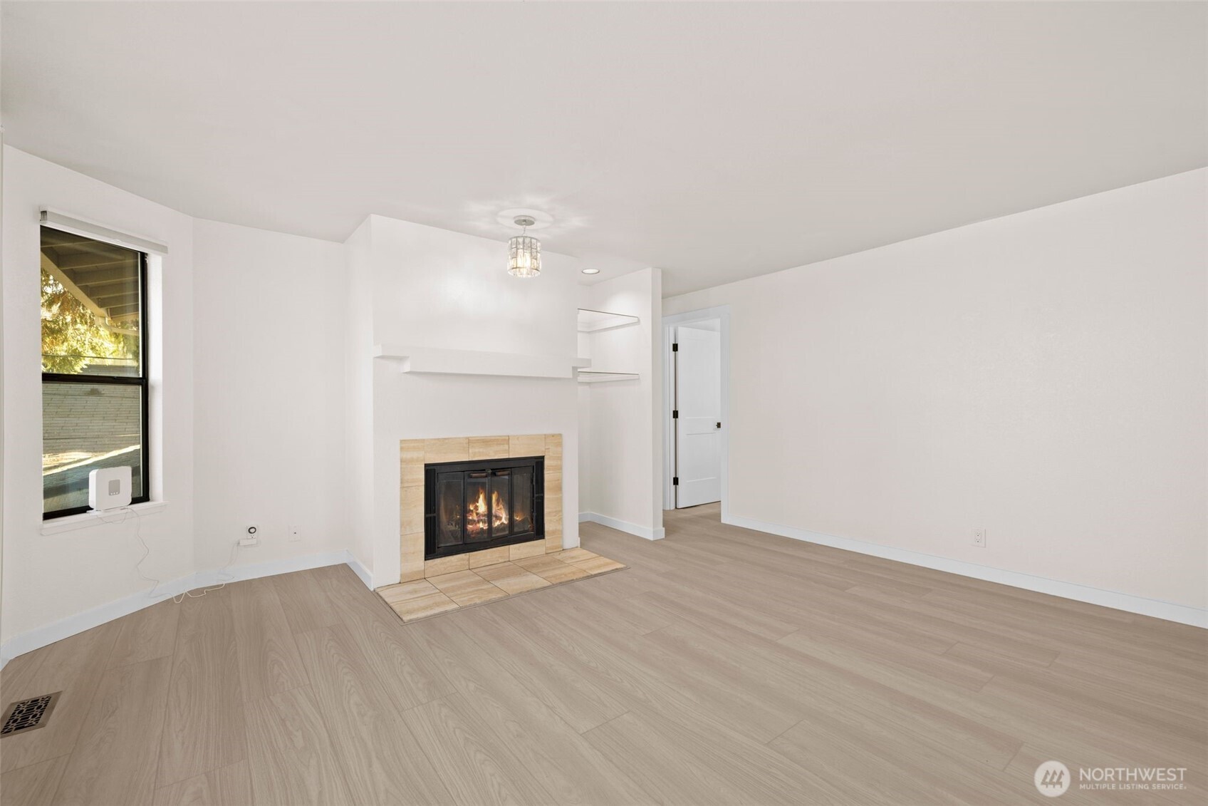 917 N 100th Street , Seattle, WA 98133